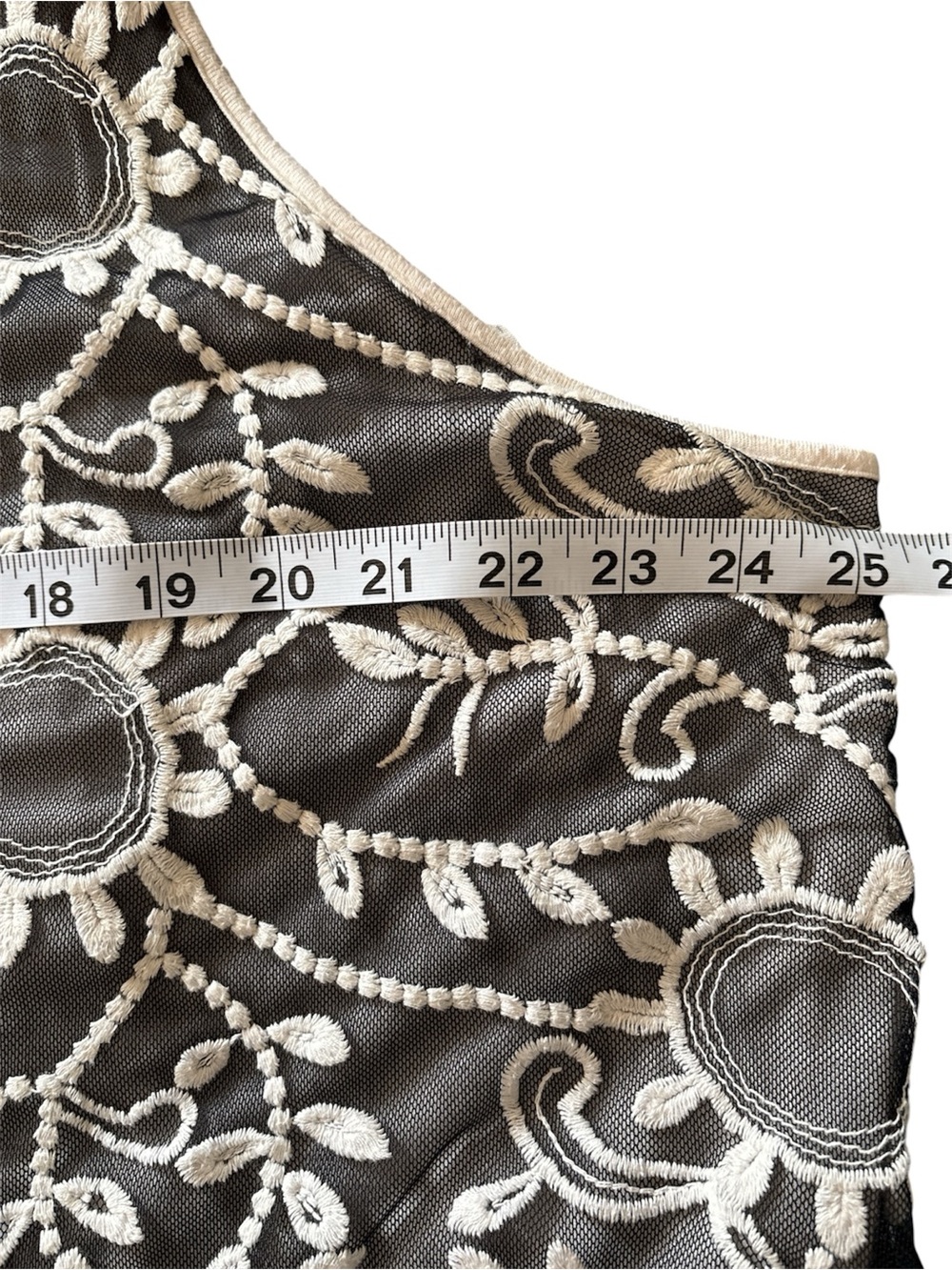 Bobeau 3X Black and Cream Embroidered Mesh Floral Sleeveless Tank Top Plus Size - Picture 5 of 5